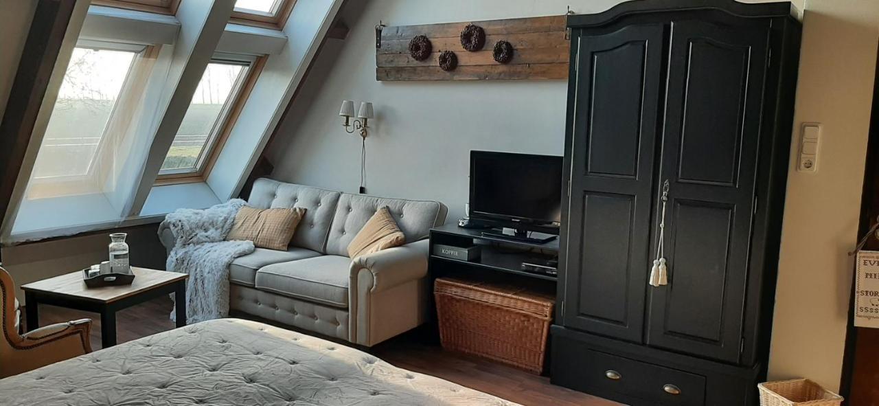 Bed & Breakfast De Kienstee Schoondijke Luaran gambar